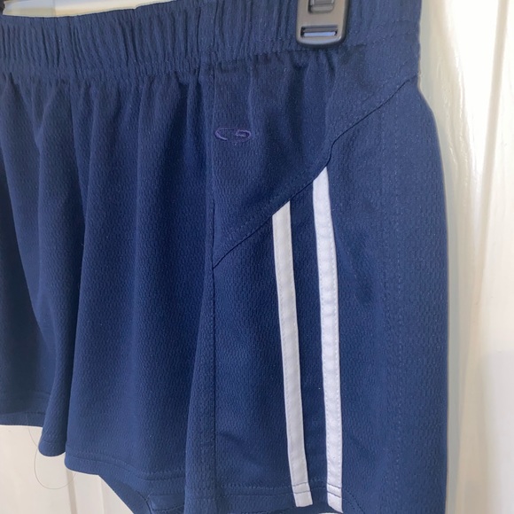🔥3/$20 Sale🔥: Champion Shorts-M - Picture 2 of 7